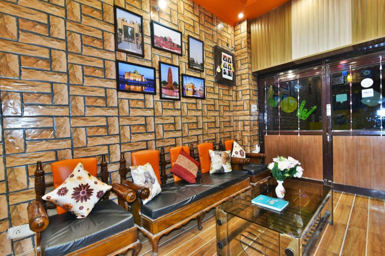 אמריצר Wow Backpackers Hostels מראה חיצוני תמונה